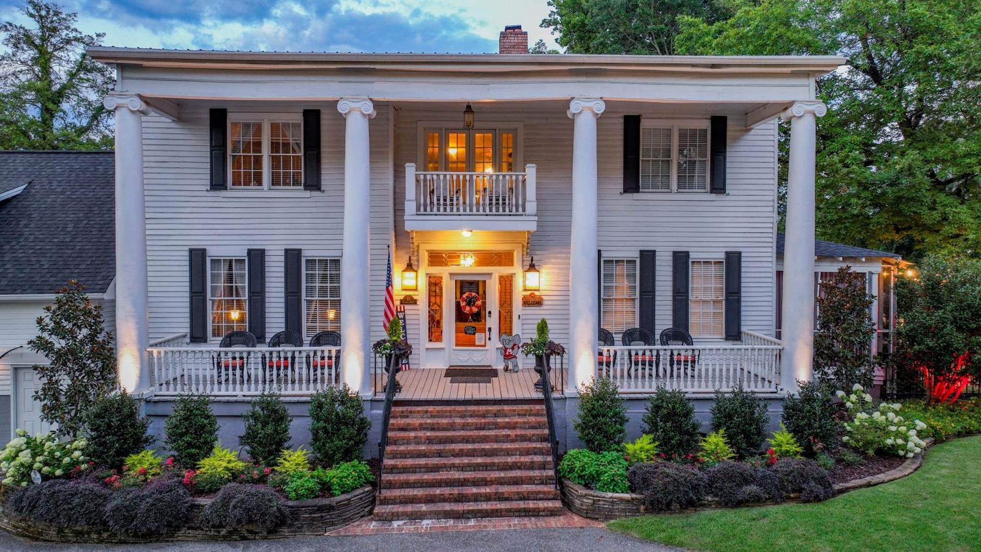 Bama Bed And Breakfast - Wisteria Suite Tuscaloosa Bagian luar foto